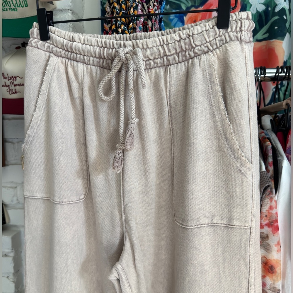130 - Relaxing Robin Wide-Leg Pants Beige Womens - Picture 6 of 8